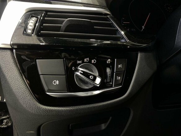 2019 BMW 5 серии M550d xDrive VII (G30/G31/G38), чёрный, 4639900 рублей - вид 14