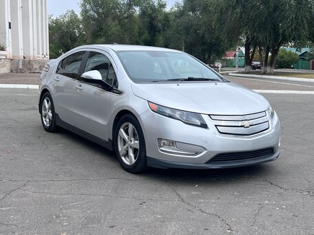 2013 Chevrolet Volt I, серебристый, 940000 рублей, вид 1