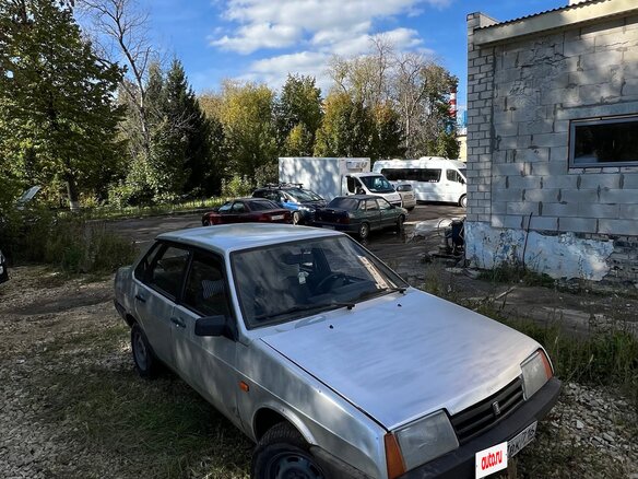 2002 Lada (ВАЗ) 21099, серебристый - вид 2