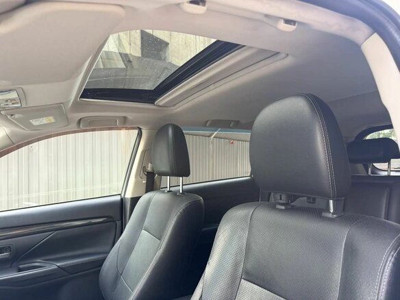 2016 Mitsubishi Outlander III Рестайлинг 2, белый - вид 28