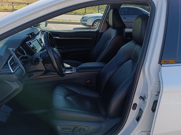 2020 Toyota Camry VIII (XV70), белый, 2499000 рублей - вид 11