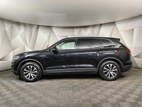 2018 Volkswagen Touareg III, чёрный, 4220000 рублей, вид 5