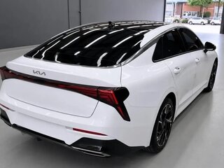 2023 Kia K5 III Рестайлинг, белый, 2349000 рублей, вид 2