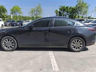 2021 Mazda 3 Axela IV (BP), чёрный, 1689000 рублей, вид 5