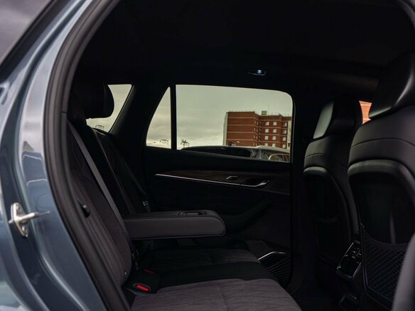 2026 Geely Monjaro I, серый, 4954990 рублей - вид 24