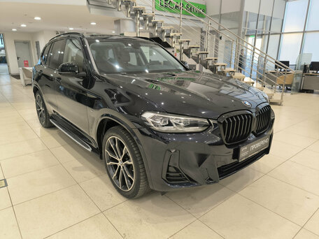 2022 BMW X3 30i xDrive III (G01) Рестайлинг, чёрный, 4850000 рублей, вид 3