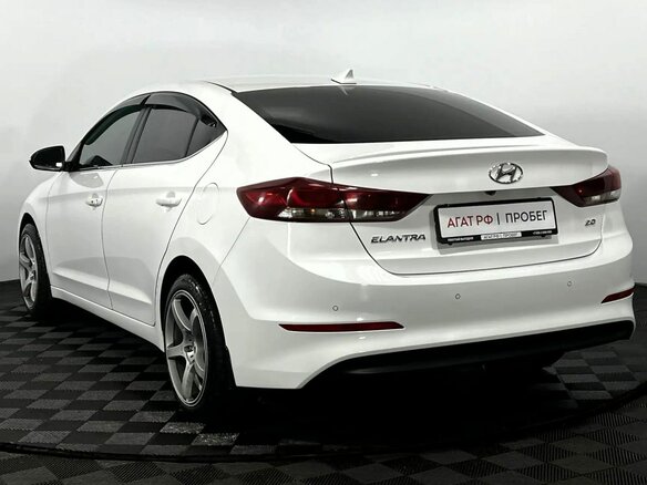 2017 Hyundai Elantra VI (AD), белый, 1600000 рублей - вид 7