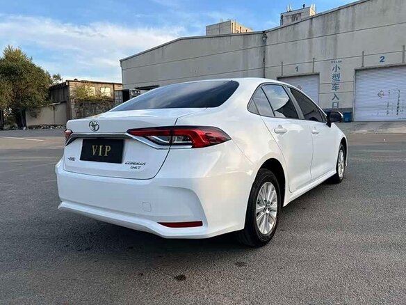 2023 Toyota Corolla XII (E210), белый - вид 3