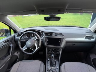 2020 Volkswagen Tiguan II Рестайлинг, чёрный, 2650000 рублей, вид 5