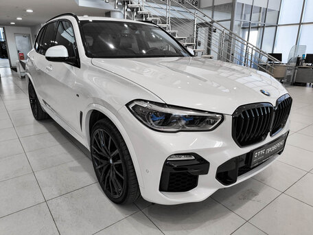 2020 BMW X5 M50d IV (G05/G18), белый, 5350000 рублей, вид 3