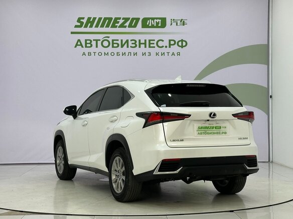 2021 Lexus NX 200 II, белый - вид 4