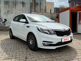 2016 Kia Rio III Рестайлинг, белый, 970000 рублей, вид 1