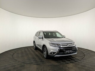 2017 Mitsubishi Outlander III Рестайлинг 2, серебристый, 2150000 рублей, вид 3