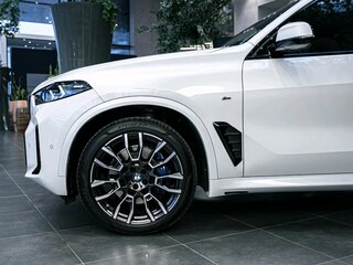 2025 BMW X5 40i IV (G05/G18) Рестайлинг, белый, 13990000 рублей, вид 3
