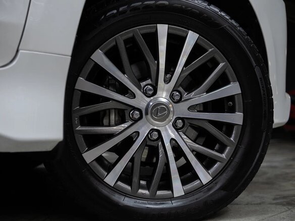 2016 Lexus LX 570 III Рестайлинг 2, белый, 7850000 рублей - вид 22