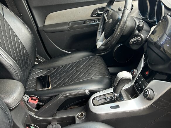 2011 Chevrolet Cruze I, серебристый, 350000 рублей - вид 6