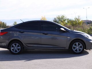 2014 Hyundai Solaris I, серый, 988000 рублей, вид 5