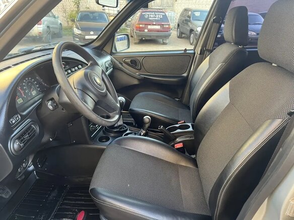 2014 Chevrolet Niva I Рестайлинг, серебристый, 678000 рублей - вид 23