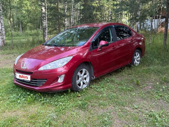 2013 Peugeot 408 I, красный
