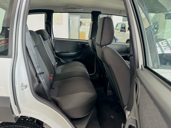 2026 Lada (ВАЗ) Niva Travel I Рестайлинг, белый, 1622000 рублей - вид 12