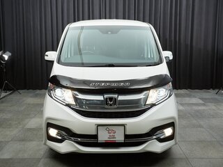 2017 Honda Stepwgn Spada V, белый, 1749000 рублей, вид 2