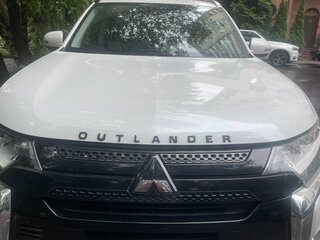 2022 Mitsubishi Outlander III Рестайлинг 3, белый, 2750000 рублей, вид 5