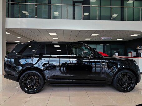 2026 Land Rover Range Rover P530 MHEV Long V, чёрный, 31350000 рублей, вид 5