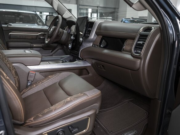 2026 Ram 1500 Crew Cab V Рестайлинг, синий, 9590000 рублей - вид 22