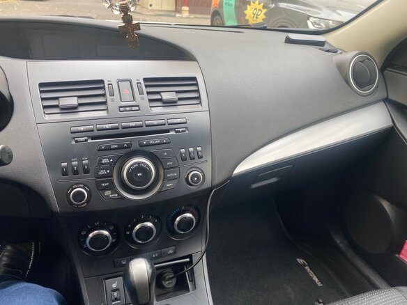 2011 Mazda 3 II (BL) Рестайлинг, белый, 720000 рублей - вид 10