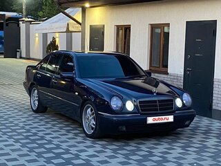 1996 Mercedes-Benz E-Класс 280 II (W210, S210), синий, 525000 рублей, вид 3