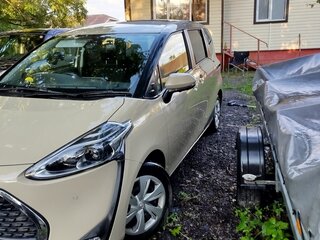 2020 Toyota Sienta II Рестайлинг, бежевый, 1550000 рублей, вид 2