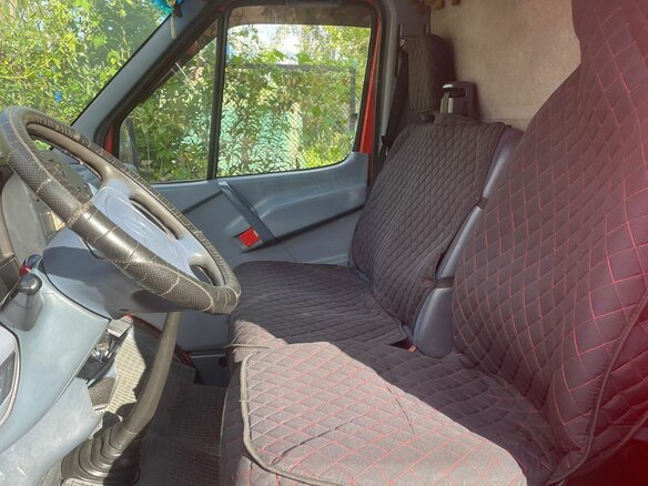 1999 Mercedes-Benz Sprinter, красный - вид 1