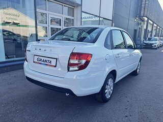 2026 Lada (ВАЗ) Granta I Рестайлинг, белый, 1122900 рублей, вид 5