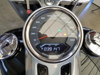 2019 Harley-Davidson Fat Boy, чёрный, 1397000 рублей, вид 3