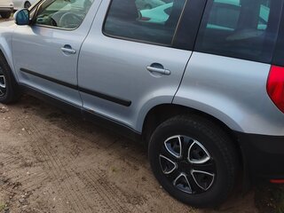 2011 Skoda Yeti I, серый, 650000 рублей, вид 3