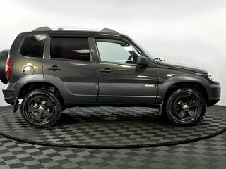 2017 Chevrolet Niva I Рестайлинг, зелёный, 670000 рублей, вид 5