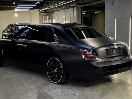 2023 Rolls-Royce Ghost Black Badge II (Series I), чёрный, 31500000 рублей, вид 3