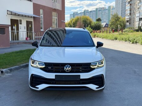 2021 Volkswagen Tiguan II Рестайлинг, белый, 2950000 рублей, вид 2