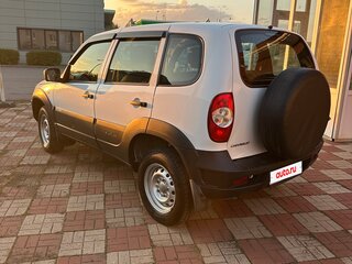 2018 Chevrolet Niva I Рестайлинг, белый, 730000 рублей, вид 5
