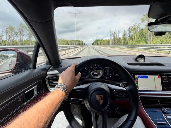 2021 Porsche Panamera GTS II Рестайлинг, красный, 14500000 рублей - вид 13