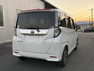 2023 Toyota Roomy I Рестайлинг, белый, 834000 рублей, вид 3