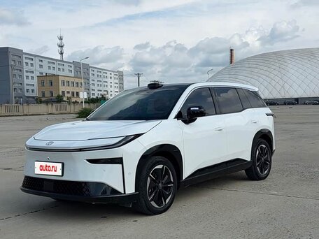 2026 Toyota bZ3X 58.3 kWh, белый, 2560000 рублей, вид 1