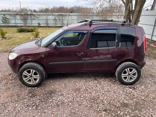 2010 Skoda Roomster I Рестайлинг, красный, 265000 рублей, вид 5