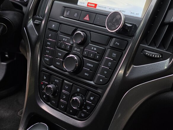 2011 Opel Astra J, белый - вид 26