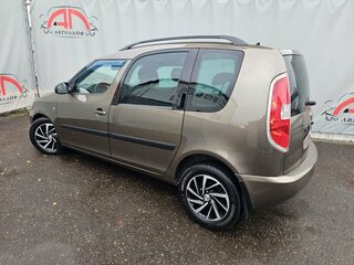 2012 Skoda Roomster I Рестайлинг, коричневый, 659000 рублей, вид 3