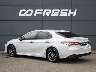 2021 Toyota Camry VIII (XV70) Рестайлинг, белый, 4400000 рублей, вид 2