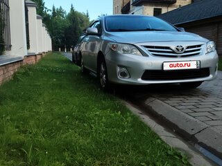 2010 Toyota Corolla X (E140, E150), серебристый, 620000 рублей, вид 3