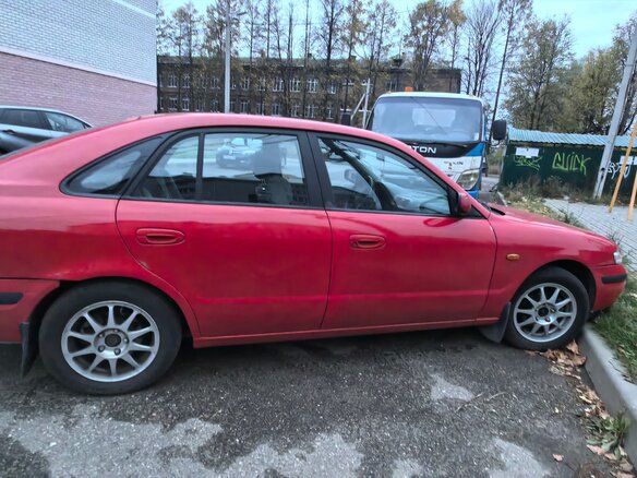 2001 Mazda 626 V (GF), красный, 150000 рублей - вид 5