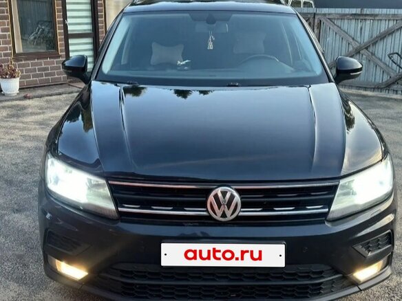 2018 Volkswagen Tiguan II, чёрный - вид 1