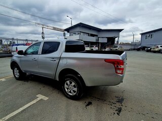 2017 Mitsubishi L200 V, серебристый, 1777777 рублей, вид 4